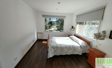 Moderna propiedad en venta en en Sierra de los Padres. Gas Natural. APTA CREDITO