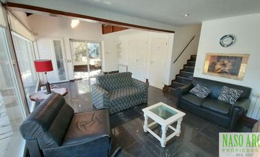 Moderna propiedad en venta en en Sierra de los Padres. Gas Natural. APTA CREDITO