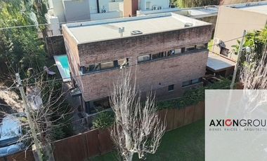 Casa en venta de 3 dormitorios c/ cochera en City Bell