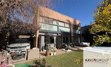 Casa en venta de 3 dormitorios c/ cochera en City Bell