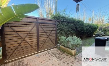 Casa en venta de 3 dormitorios c/ cochera en City Bell