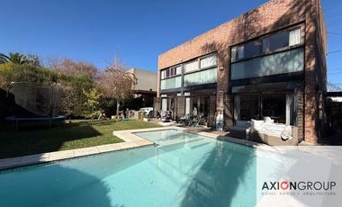 Casa en venta de 3 dormitorios c/ cochera en City Bell
