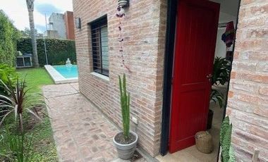 Casa en venta de 3 dormitorios c/ cochera en City Bell