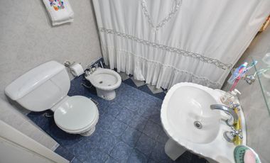 Venta Casa 4 ambientes con cochera en Don Bosco
