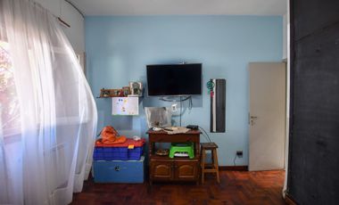 Venta Casa 4 ambientes con cochera en Don Bosco
