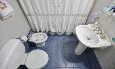 Venta Casa 4 ambientes con cochera en Don Bosco