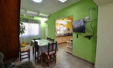 Venta Casa 4 ambientes con cochera en Don Bosco
