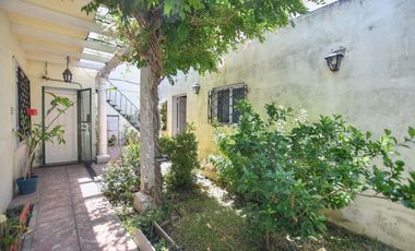 Venta Casa 4 ambientes con cochera en Don Bosco