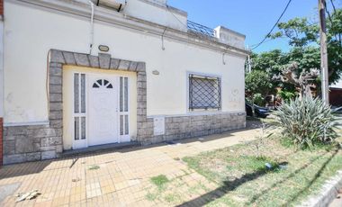 Venta Casa 4 ambientes con cochera en Don Bosco