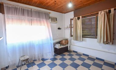 Venta Casa 4 ambientes con cochera en Don Bosco