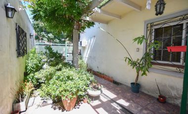 Venta Casa 4 ambientes con cochera en Don Bosco
