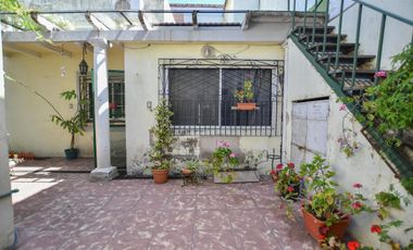 Venta Casa 4 ambientes con cochera en Don Bosco