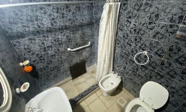 SE VENDE CASA 3 DORM LAVAISSE4400 LOTE DE 345M2