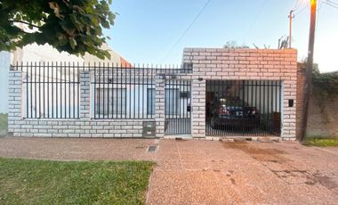 SE VENDE CASA 3 DORM LAVAISSE4400 LOTE DE 345M2