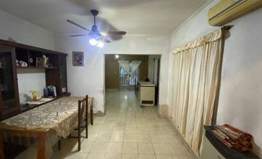 SE VENDE CASA 3 DORM LAVAISSE4400 LOTE DE 345M2
