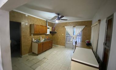 SE VENDE CASA 3 DORM LAVAISSE4400 LOTE DE 345M2