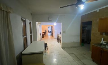 SE VENDE CASA 3 DORM LAVAISSE4400 LOTE DE 345M2