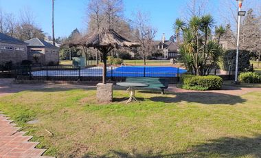 VENTA CASA PILAR COUNTRY CHAMPAGNAT, ÚNICA