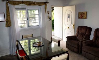 LINDA CASA EN LOMAS DE ZAMORA - APTA CRÉDITO