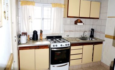 LINDA CASA EN LOMAS DE ZAMORA - APTA CRÉDITO