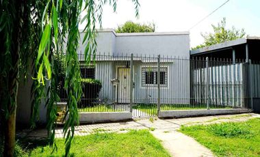 LINDA CASA EN LOMAS DE ZAMORA - APTA CRÉDITO