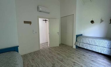 VENTA CASA 4 AMBIENTES BARRIO GOLF COSTA ESMERALDA