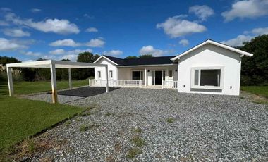 VENTA CASA 4 AMBIENTES BARRIO GOLF COSTA ESMERALDA
