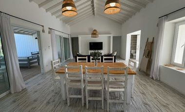VENTA CASA 4 AMBIENTES BARRIO GOLF COSTA ESMERALDA