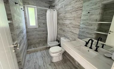 VENTA CASA 4 AMBIENTES BARRIO GOLF COSTA ESMERALDA
