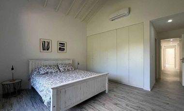 VENTA CASA 4 AMBIENTES BARRIO GOLF COSTA ESMERALDA