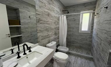 VENTA CASA 4 AMBIENTES BARRIO GOLF COSTA ESMERALDA