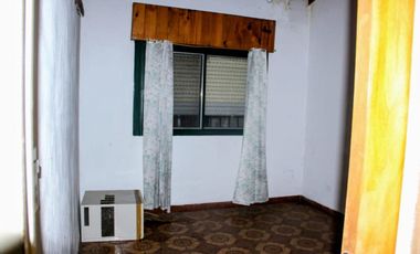 CASA EN VENTA EN FRANCISCO ALVAREZ CON PILETA