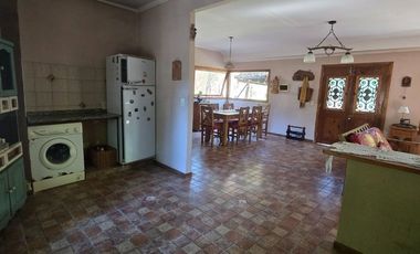 CASA 4 AMBIENTES EN PARQUE LAS NACIONES GUERNICA