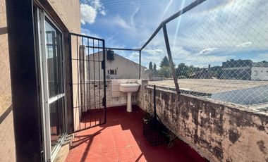 Venta PH 2 amb en haedo con balcón aterrazado
