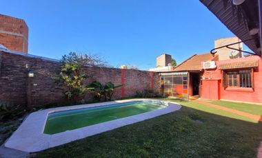 venta casa con quincho y pileta los boulevares