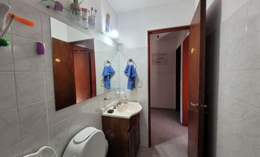 venta casa con quincho y pileta los boulevares