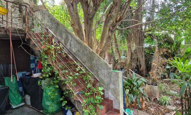 CASA/Ph al FRENTE CON PATIO-OPORTUNIDAD a Reciclar