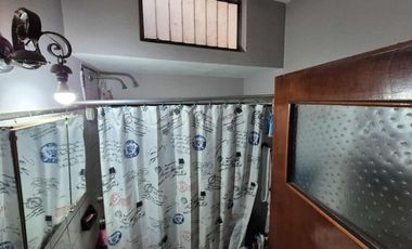 CASA/Ph al FRENTE CON PATIO-OPORTUNIDAD a Reciclar