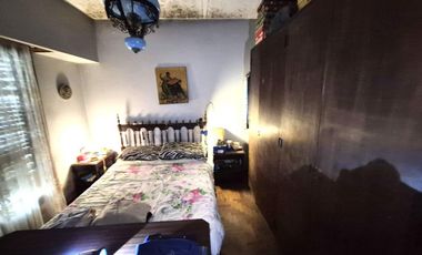 CASA/Ph al FRENTE CON PATIO-OPORTUNIDAD a Reciclar
