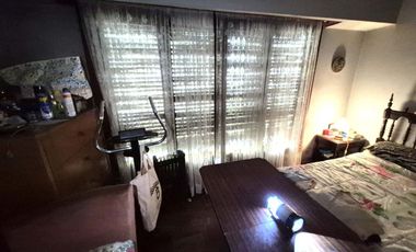 CASA/Ph al FRENTE CON PATIO-OPORTUNIDAD a Reciclar