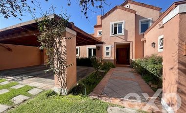 Casa en Venta en Condominio Las Bandadas