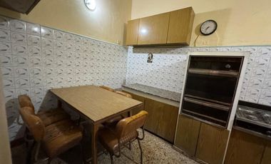 VENTA DE CASA 7 AMBIENTES EN AVELLANEDA