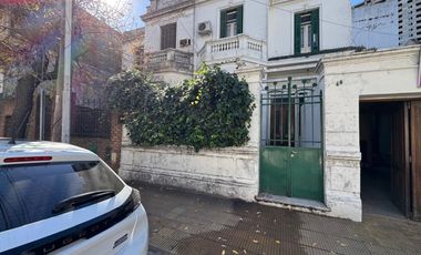 VENTA DE CASA 7 AMBIENTES EN AVELLANEDA