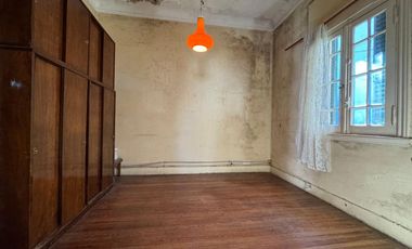 VENTA DE CASA 7 AMBIENTES EN AVELLANEDA