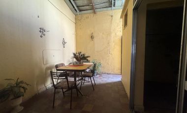 VENTA DE CASA 7 AMBIENTES EN AVELLANEDA