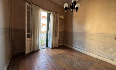 VENTA DE CASA 7 AMBIENTES EN AVELLANEDA