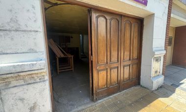 VENTA DE CASA 7 AMBIENTES EN AVELLANEDA