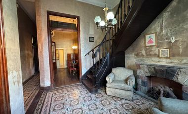 VENTA DE CASA 7 AMBIENTES EN AVELLANEDA