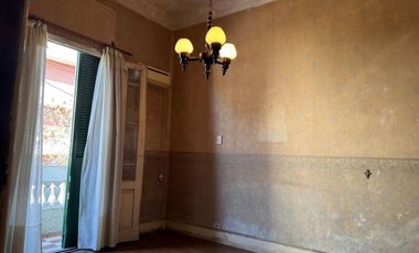 VENTA DE CASA 7 AMBIENTES EN AVELLANEDA