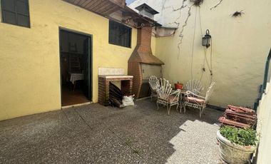 VENTA DE CASA 7 AMBIENTES EN AVELLANEDA